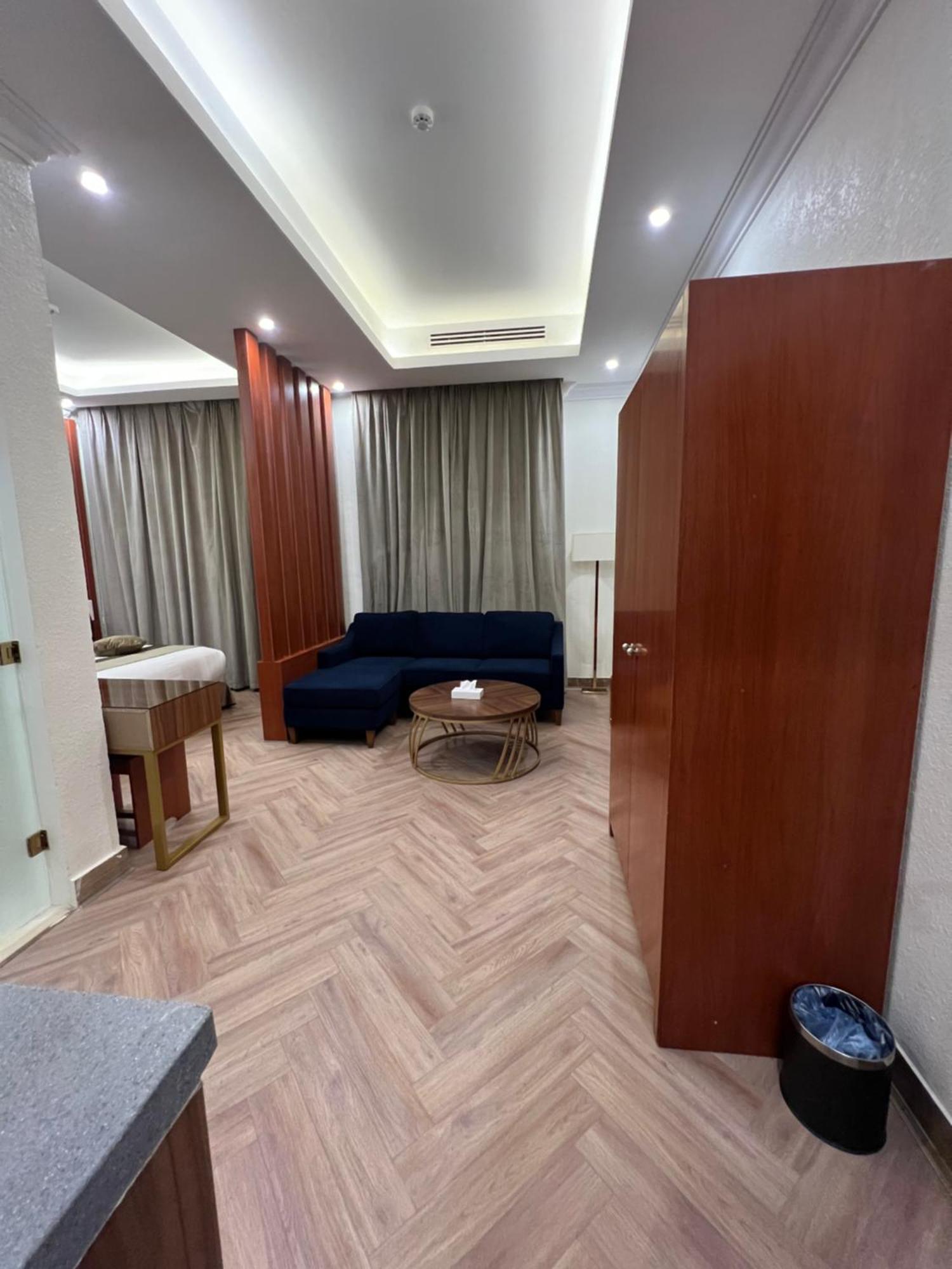 Smayah Hotel Riyadh Exterior photo