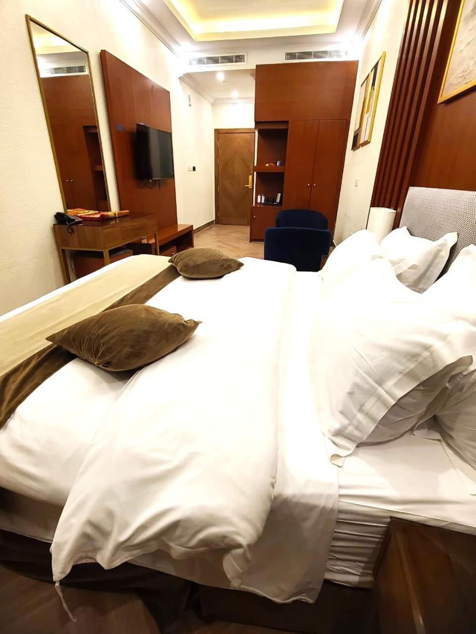 Smayah Hotel Riyadh Exterior photo