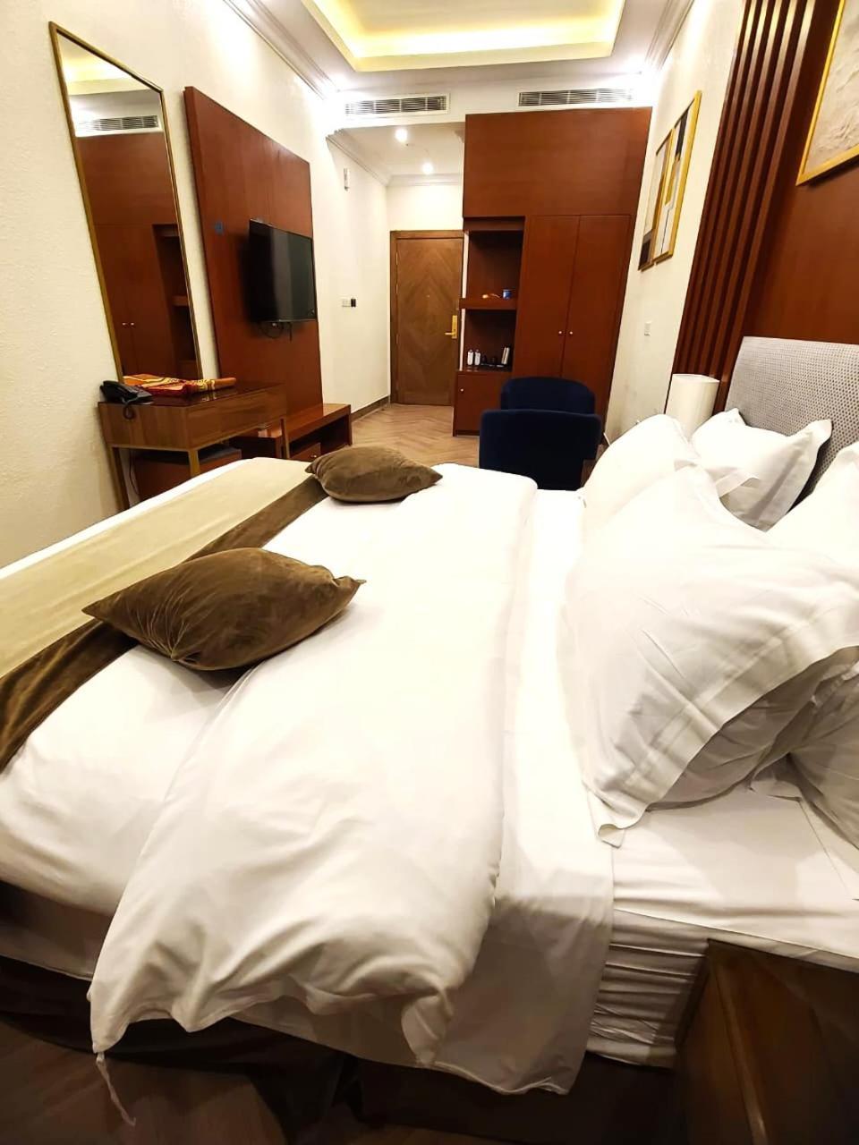 Smayah Hotel Riyadh Exterior photo